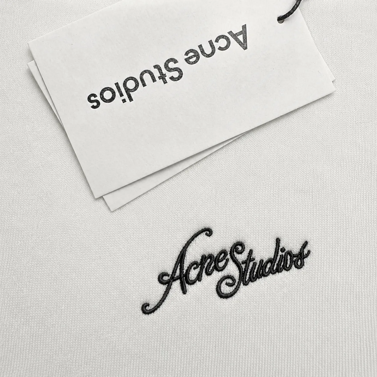Acne*Studios*2026Ss Exclusive Couple Hot Salelogo Embroidery "Difference in Currency Fabrics" Gram double yarn pure cotton, tight yarn round neck sweatshirt upper body is very comfortable, men's and women's Same Style long-sleeved loose sweatshirt, dropped shoulders loose fit Color: Black White Coffee Brown Size: S (90-130 pounds) M (125-150 pounds) L (135-165 pounds) XL (160-190 pounds) XXL (185 pounds